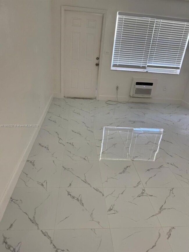 Photo - 15990 NE 19th Ct Apartamento Unidad 3