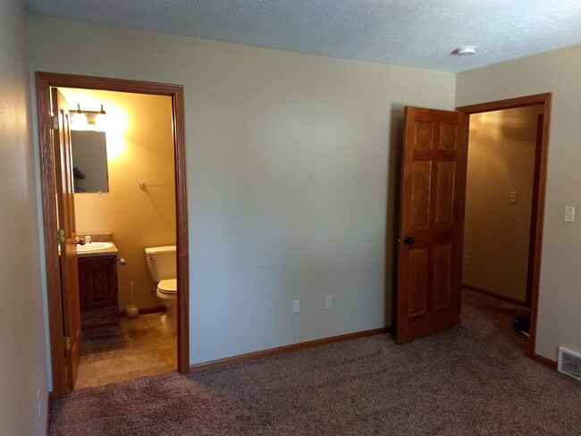 Photo - 15 W Cedar St Unidad Duplex