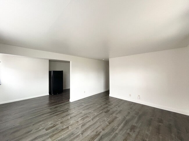 Building Photo - 3800 Waller Ave Unit D