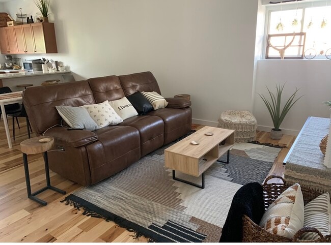 Sala de estar - 201 North Ave Unidad 2nd floor