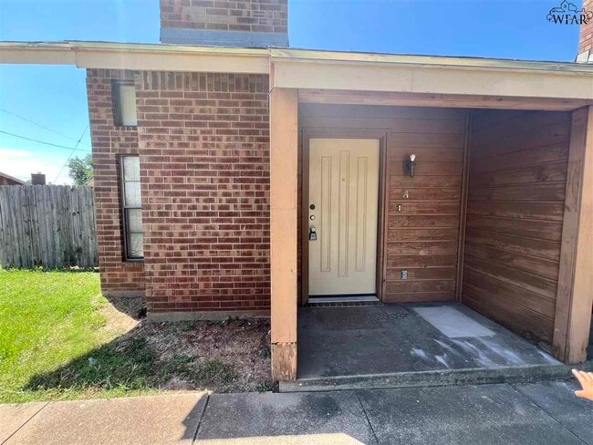 Building Photo - 4501 Mistletoe Dr Rental