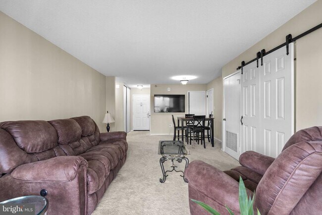 Photo - 15101 Interlachen Dr Unit 1-705