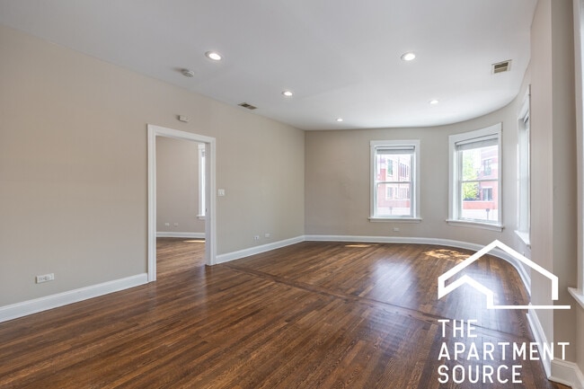 Photo - 2506 W Argyle St Unidad 2A