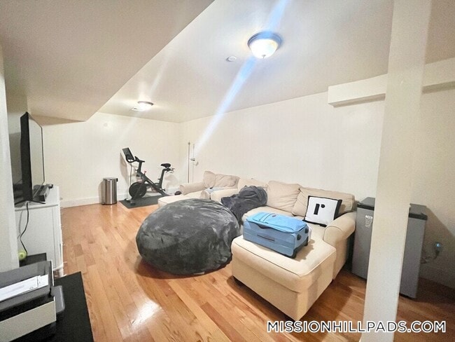 Building Photo - 107 Fisher Ave