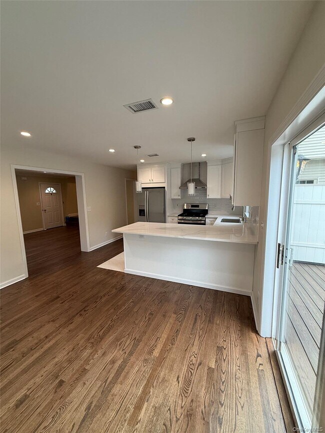 Photo - 114 Sterling Ave