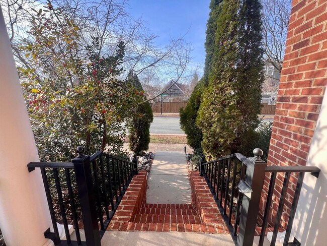 Photo - 1025 Farrow Dr