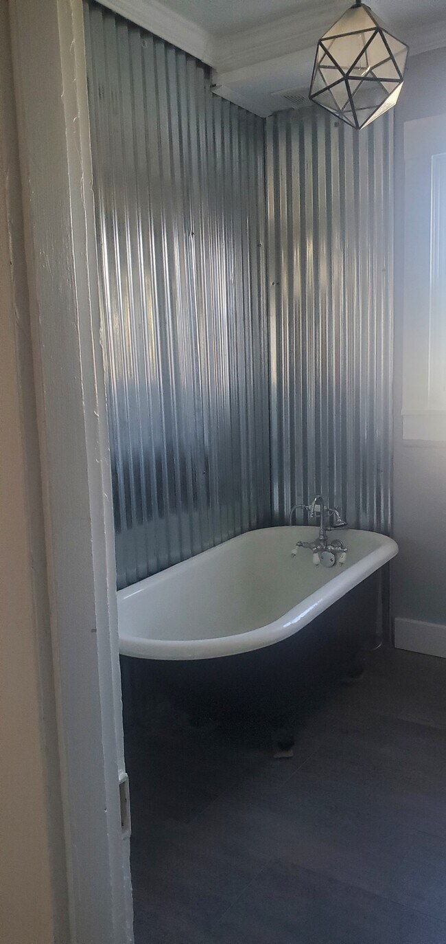 Clawfoot tub & New Bathroom flooring - 131 S 7th St Unit 131 Up