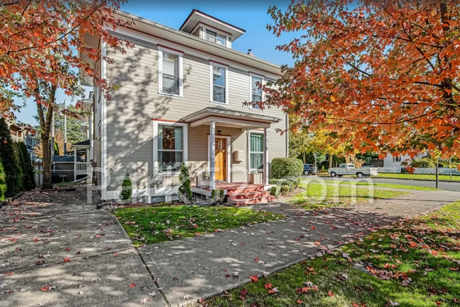 Photo - 1 Bedroom Unit in Tacoma Tri-Plex with Washer & Dryer! Unit #A