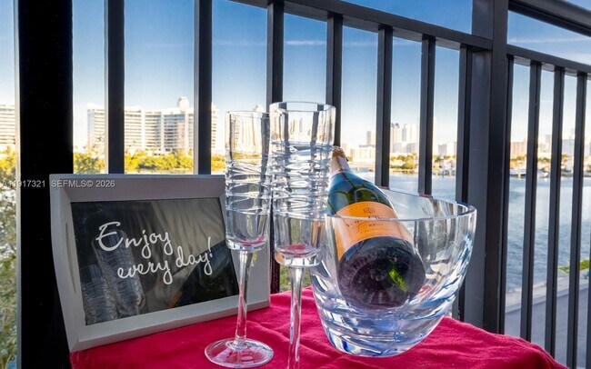 Building Photo - 3255 NE 184th St Unit 12406