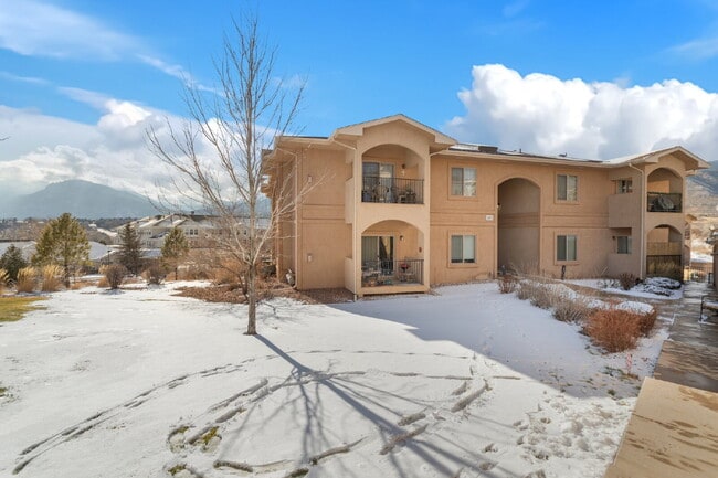 Westside 2-Bed Condo with Mountain Views a... - Westside 2-Bed Condo with Mountain Views a... Unidad 201