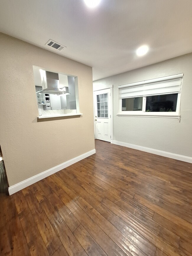 Photo - 240 Cottonwood Dr
