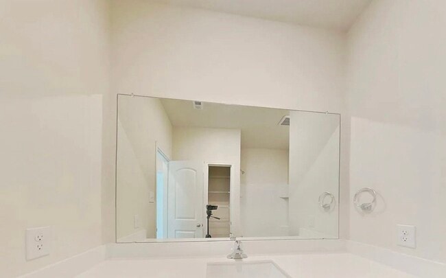 Photo - Spacious 4-Bedroom House with Cozy Living Spaces