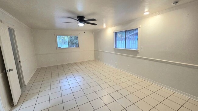 Photo - 215 Johnson Dr