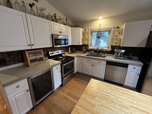 377 Sir Chandler Dr