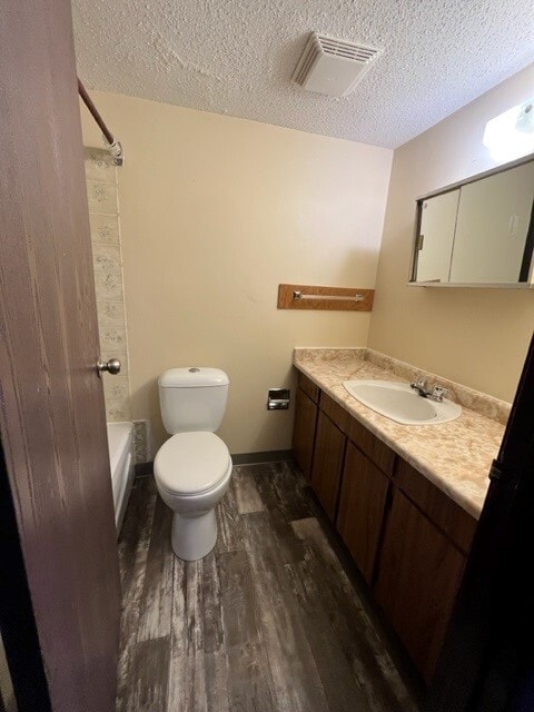 Photo - 10312-10395 95 Ave