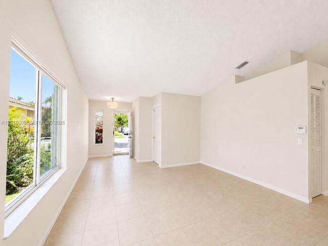 Photo - 854 San Remo Dr