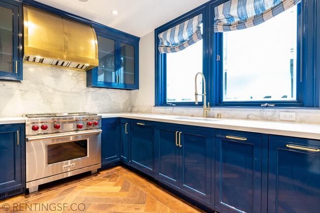 Photo - 2211 Steiner St