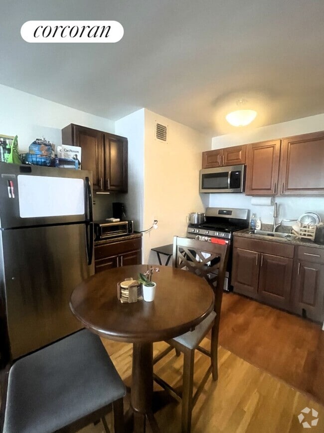 Building Photo - 416 E 85th St Rental