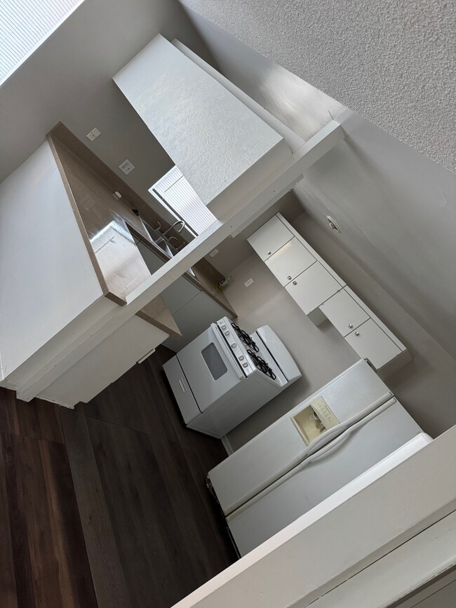 Photo - 1935 Linden W St Unit 4