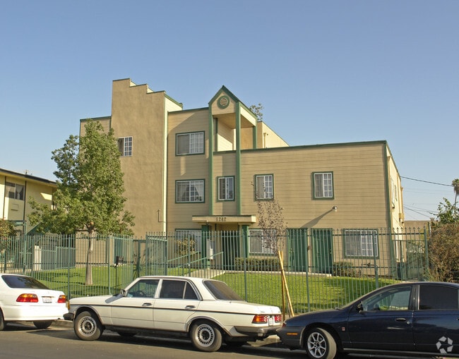 Photo - Sunflower Norton Apartments