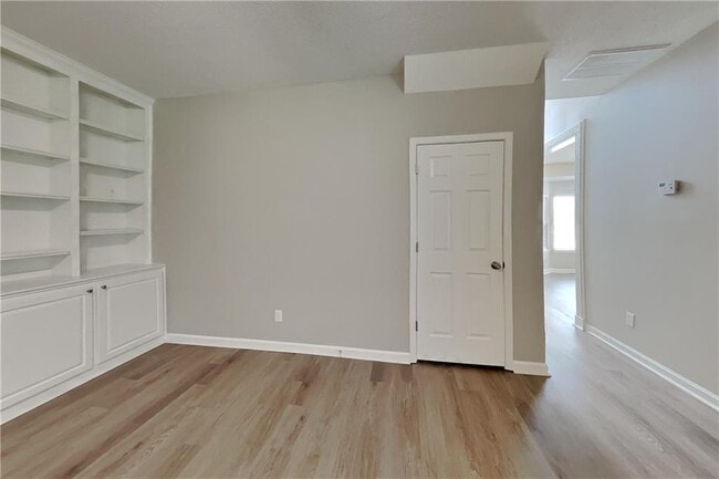 Photo - 1209 Lainster Dr SE