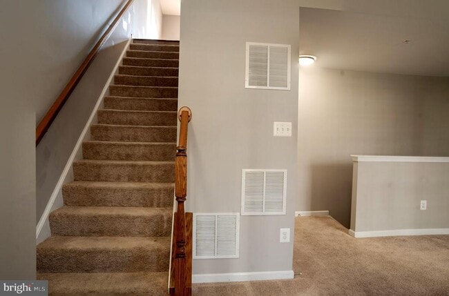 Photo - 2627 Osprey Way S