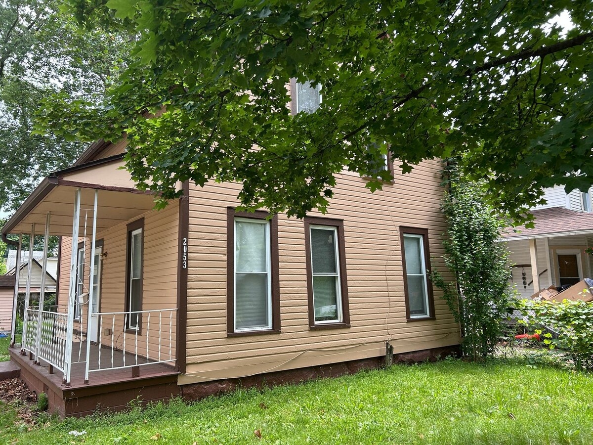 Photo - Cudell/Edgewater neighborhood; 4 bedroom/1 bath single family house for rent!