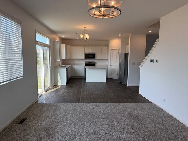 Photo - 345 Hemlock Ln