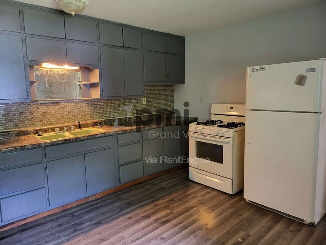 Photo - 1425 S Fairview Ave