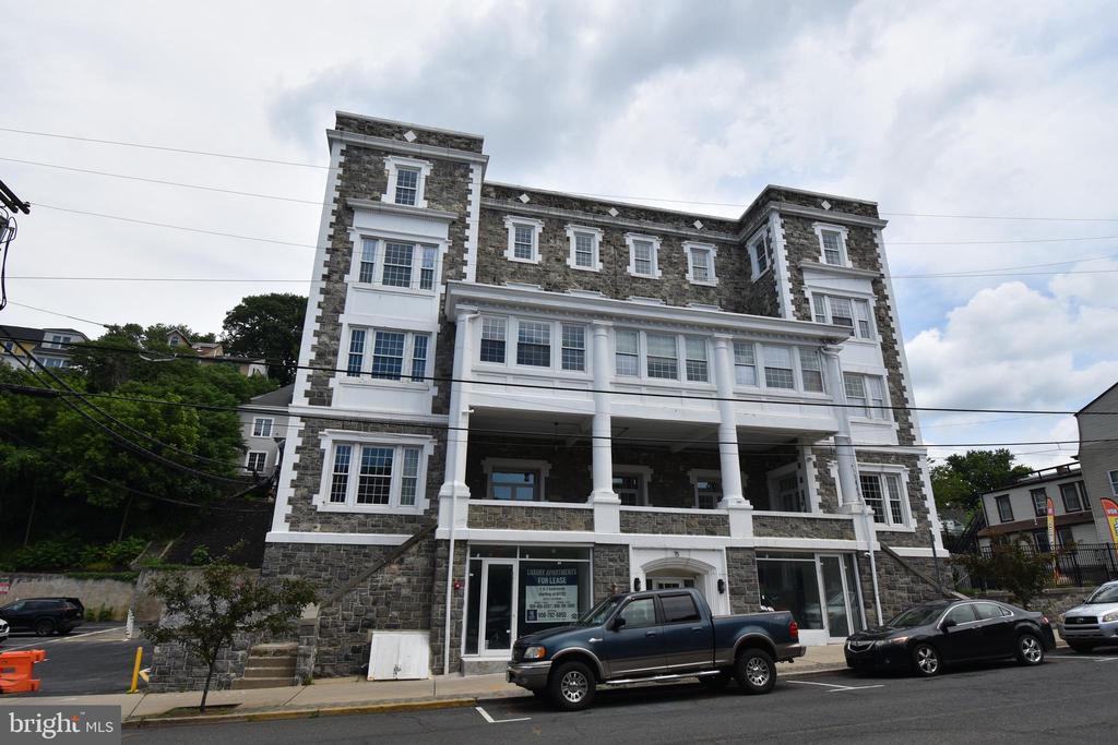 Photo - 75 N Main St Apartment Unit 205