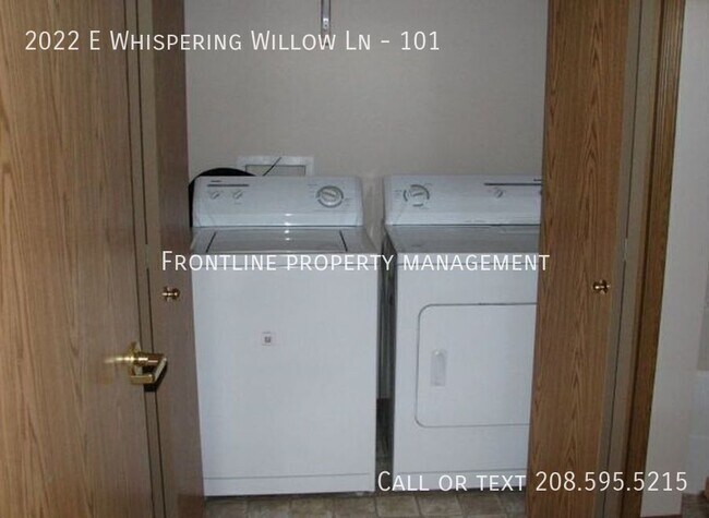 2022 E Whispering Willow Ln Unidad 101