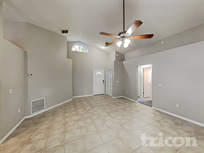 Photo - 134 N Aberdeen Cir