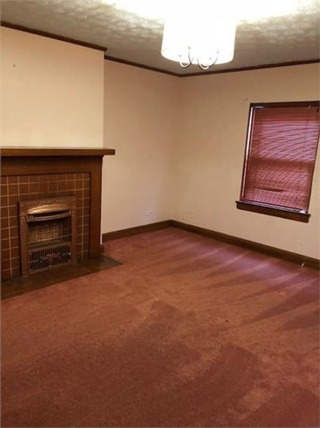 Photo - Charming Two Bedroom Close to Kanawha Boul...