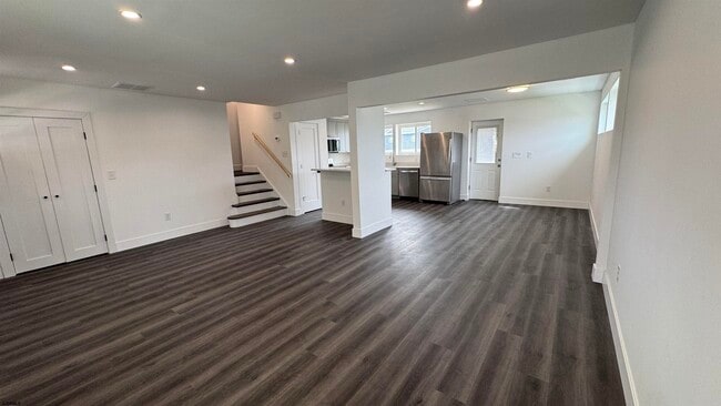 Photo - 566 N Elberon Ave