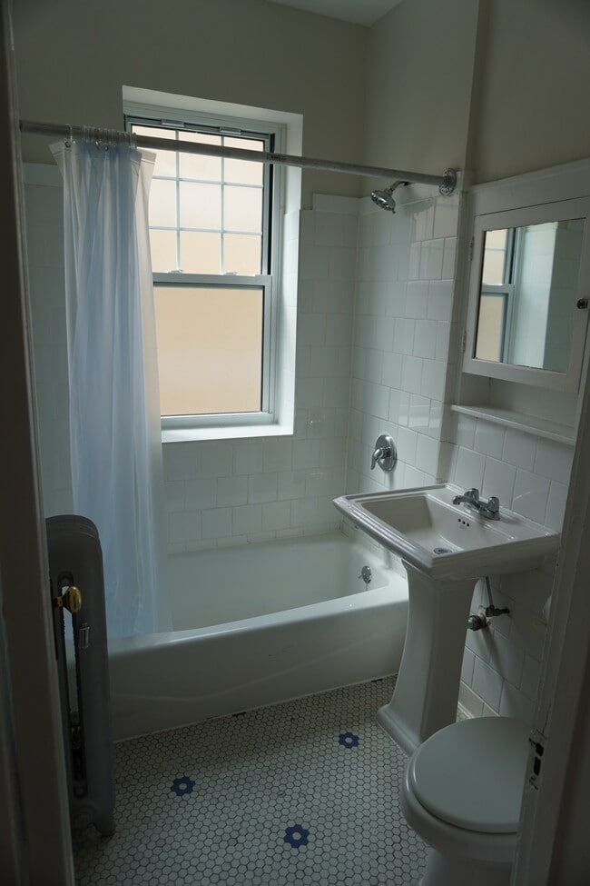 Photo - 6318-24 W Cermak Rd Unit 2139-1