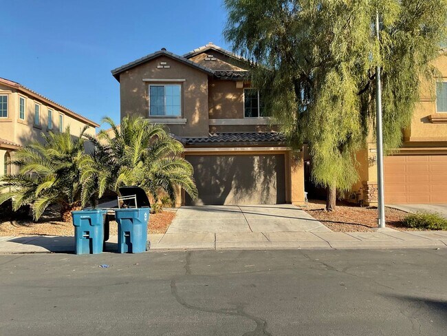 Photo - Stunning 4-Bedroom Home with Pool, Fire Pi...