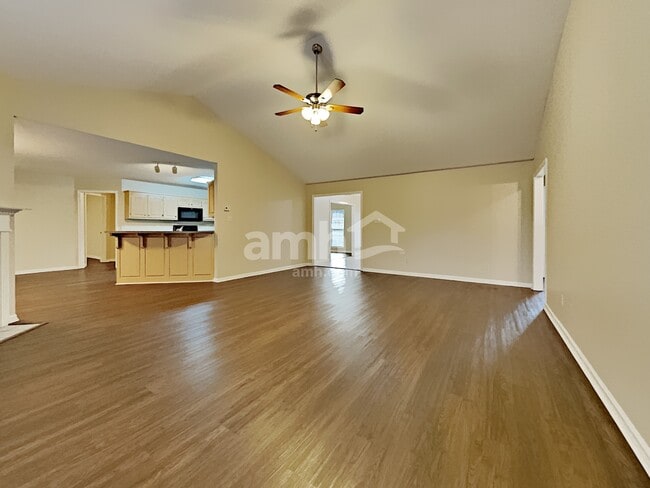 Photo - 2338 Sir Edward Ln