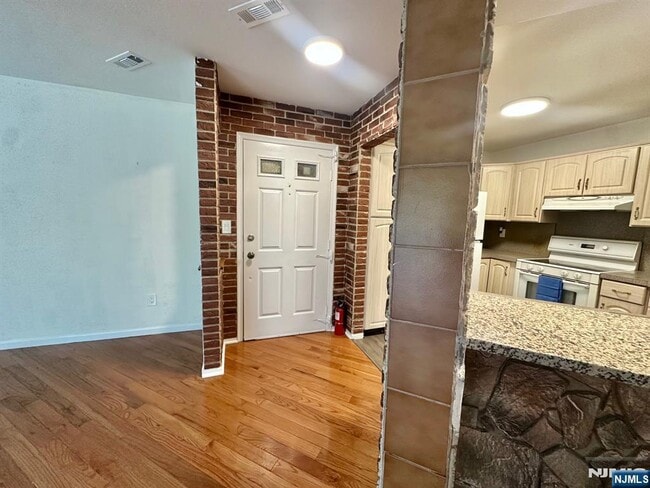 Photo - 951 Westgate Dr