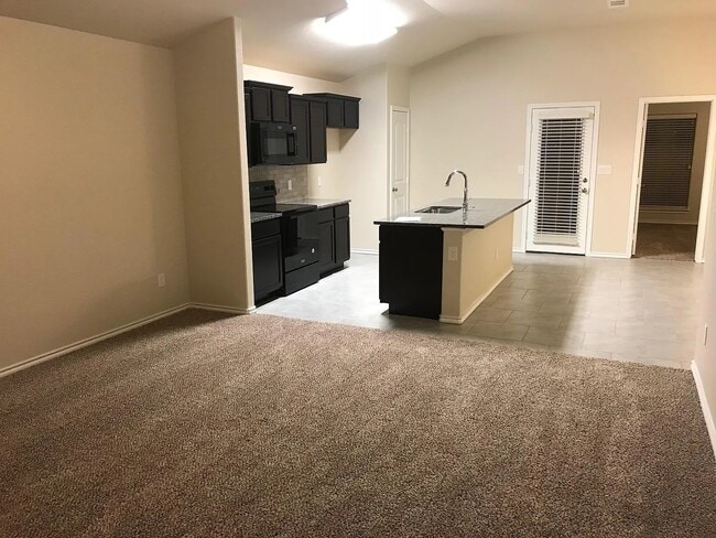 Photo - 918 E 90th St