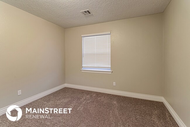 Photo - 909 Rolling Meadows Blvd