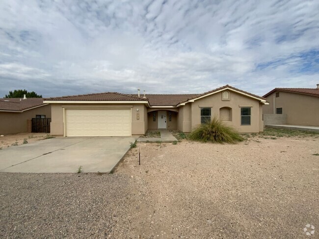 Building Photo - 3 Bedroom Single Story Home Available Near...