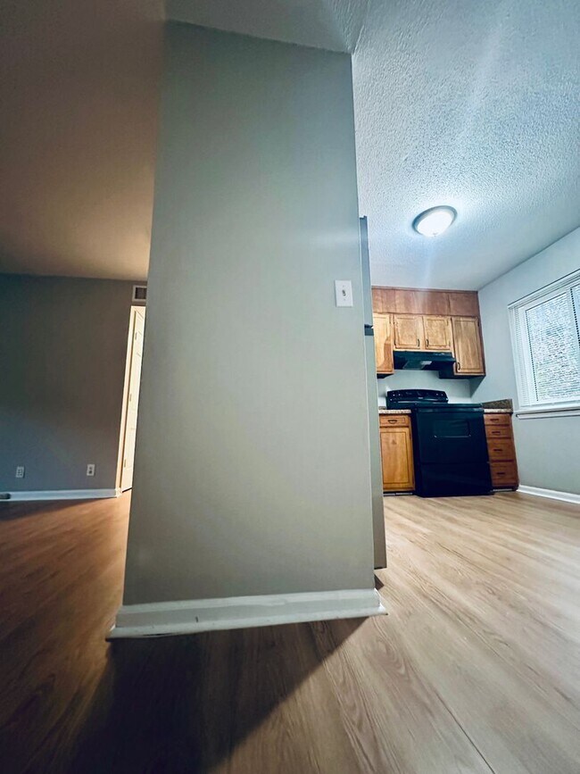 Photo - 3340 Pinewood Ave Unit A