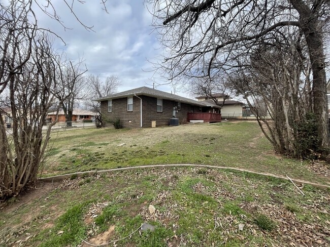 Photo - 3 Bed, 1 Bath Home with Large Corner Lot
