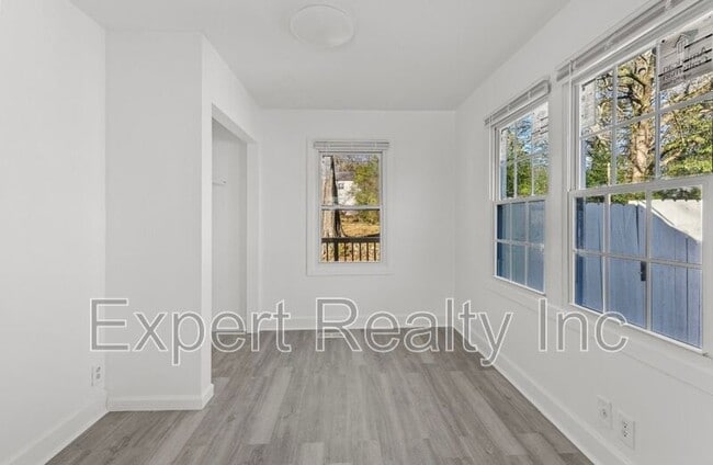 Photo - 9036 Beverly Dr N