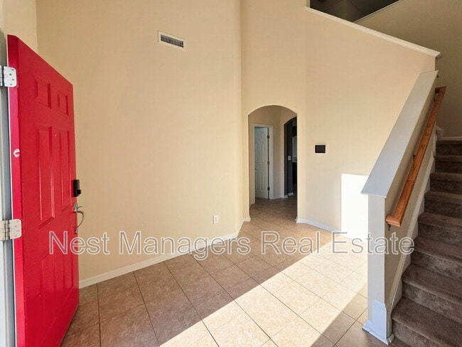 Photo - 825 Running Horse Ln