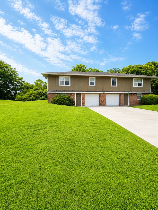 Building Photo - 202 NE Westwind Dr