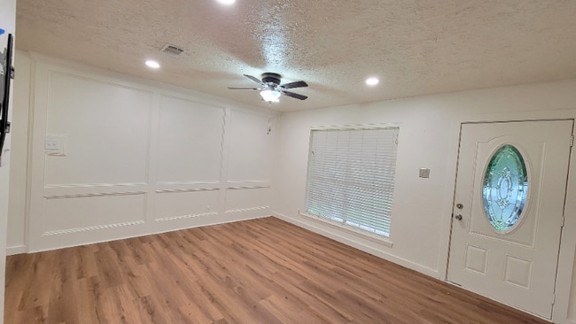 Photo - 2100 Hill Top Ct