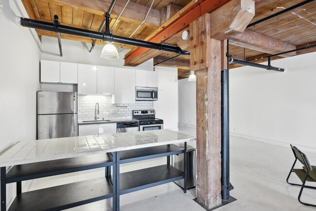 Photo - The Newberry Lofts / Artist Loft Apartments
