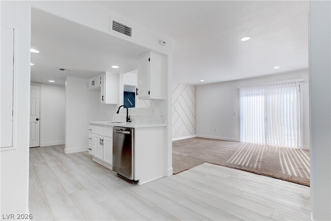 Photo - 5792 Ambassador Ave Unit 102