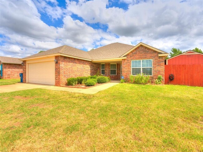 Building Photo - Home in gated community